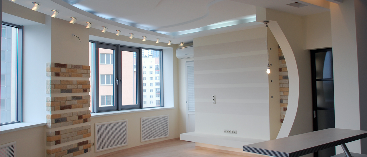 Innenraum und Renovierungsarbeiten mit modernen Designelementen